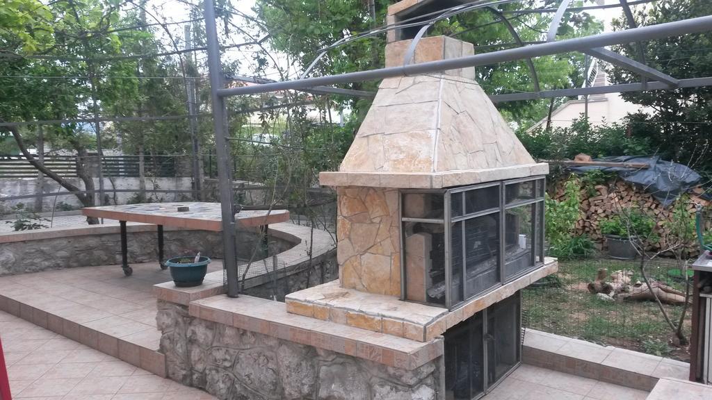 Apartmani Bozic-Omišalj Exterior foto