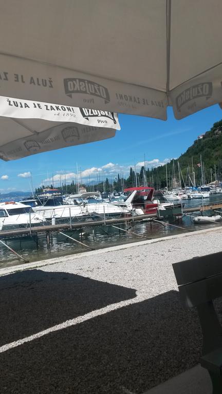 Apartmani Bozic-Omišalj Exterior foto