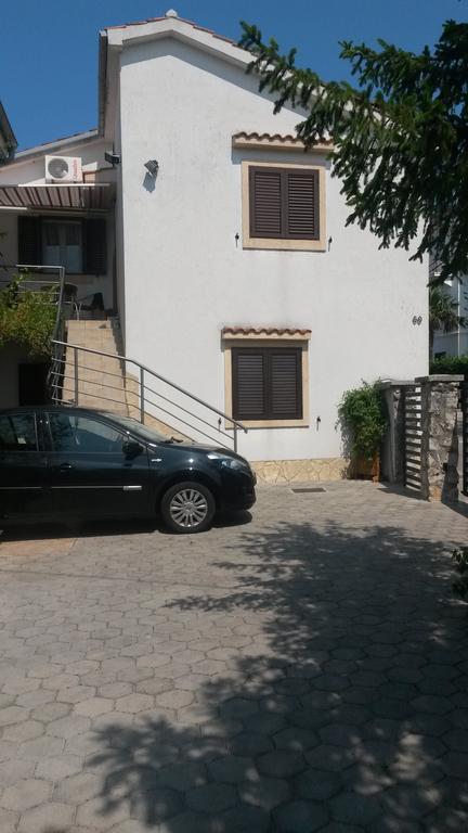 Apartmani Bozic-Omišalj Exterior foto
